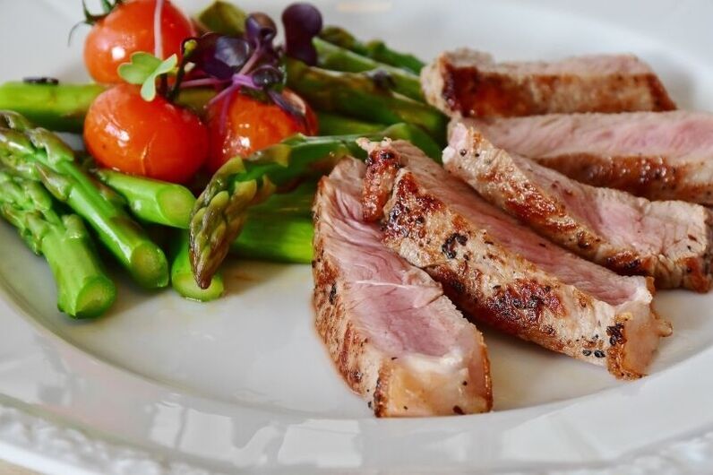 Carne com legumes